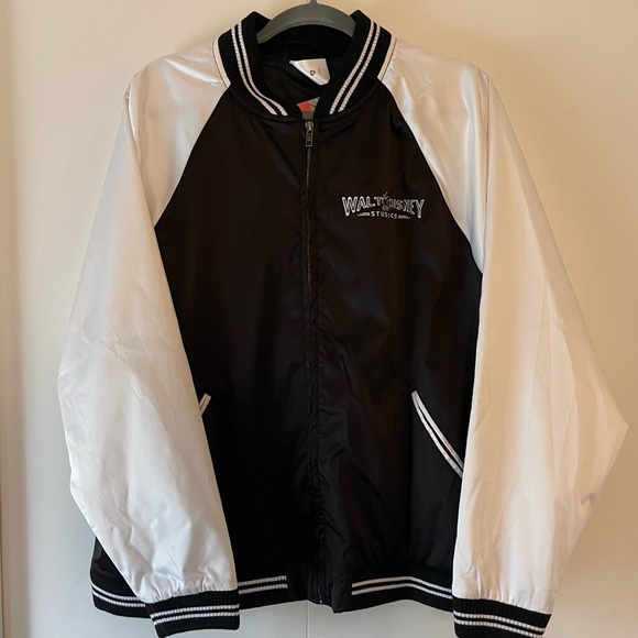 NWT 🆕 Mickey Walt Disney Studio’s Jacket - Picture 3 of 8
